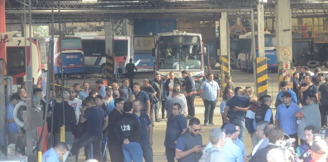 La UTA lanzó un comunicado en el cual exigió la liberación inmediata de los dos choferes detenidos por agredir a Sergio Berni.
