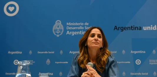 Los piqueteros advirtieron que Tolosa Paz va a avanzar con 400 mil bajas de planes sociales más.
