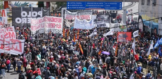Los movimientos sociales agrupados en Unidad Piquetera realizarán más de 128 cortes en todo el país, con reclamos al Gobierno por la pobreza.