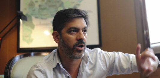 El Jefe de Asesores bonaerense, Carlos Bianco, cuestionó al diputado del PRO, quien había dicho que la sociedad "no aguanta hasta diciembre".