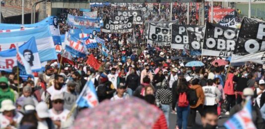 Los piqueteros de izquierda vuelven a las calles contra Tolosa Paz con protestas para este martes y bloqueos de accesos para el miércoles.