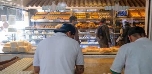 Tras el aumento de los precios de referencia de la harina, los panaderos bonaerenses se manifestarán en la Secretaría de Comercio.