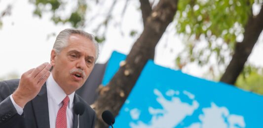 Alberto Fernández encabezó un acto en Almirante Brown en el que afirmó que Argentina recuperará las Islas Malvinas por medios pacíficos.