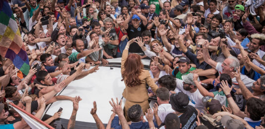 El PJ bonaerense convoca a una marcha multitudinaria en los tribunales de Comodoro Py para el 13 de abril en apoyo a Cristina Kirchner.