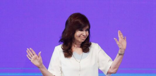 Cristina Kirchner criticó que la causa por el atentado en su contra no avanzara en las líneas de investigación que se vinculan a dirigentes de Juntos por el Cambio.