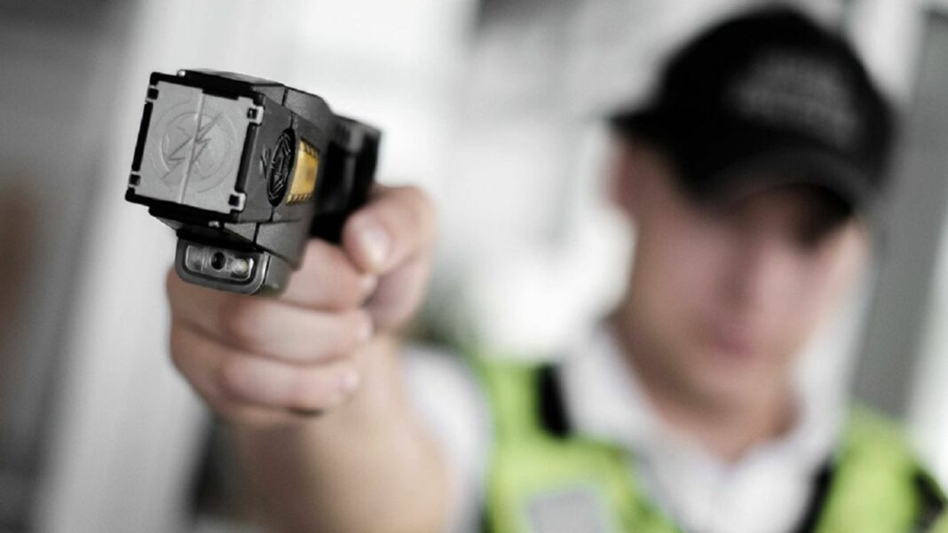 El intendente de Junín, Pablo Petrecca, pidió que la Provincia debata el uso de las pistolas Taser para la Policía Bonaerense.
