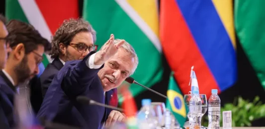 El jueves 1 de junio volverá a sesionar la Cumbre Social del Mercosur, por orden de Alberto Fernández. El formato será virtual, pero la sede física para el encuentro será en Buenos Aires. Los detalles.