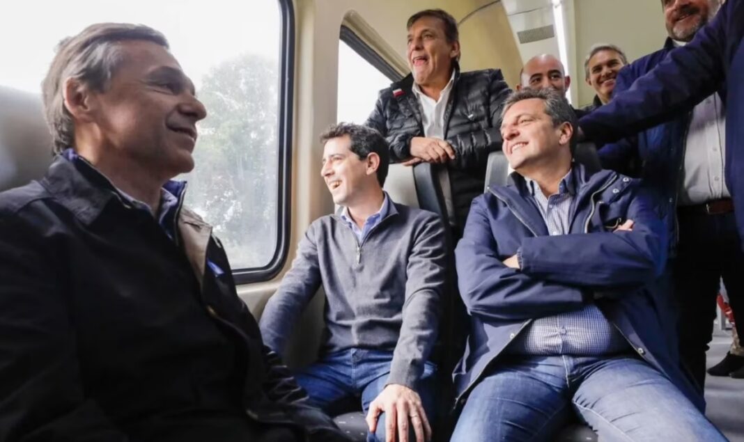 En medio de los rumores que los posicionan a Sergio Massa y Wado de Pedro como fórmula presidencial, los dirigentes del Frente de Todos se mostraron juntos en Mercedes.