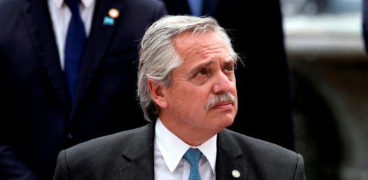 Alberto Fernández se refugia en Bolivia para inaugurar una obra de interconexión eléctrica