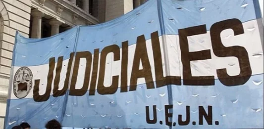El gremio de judiciales convocó a un paro de 24 horas en reclamo por el retraso del pago del aumento acordado con la Corte Suprema.