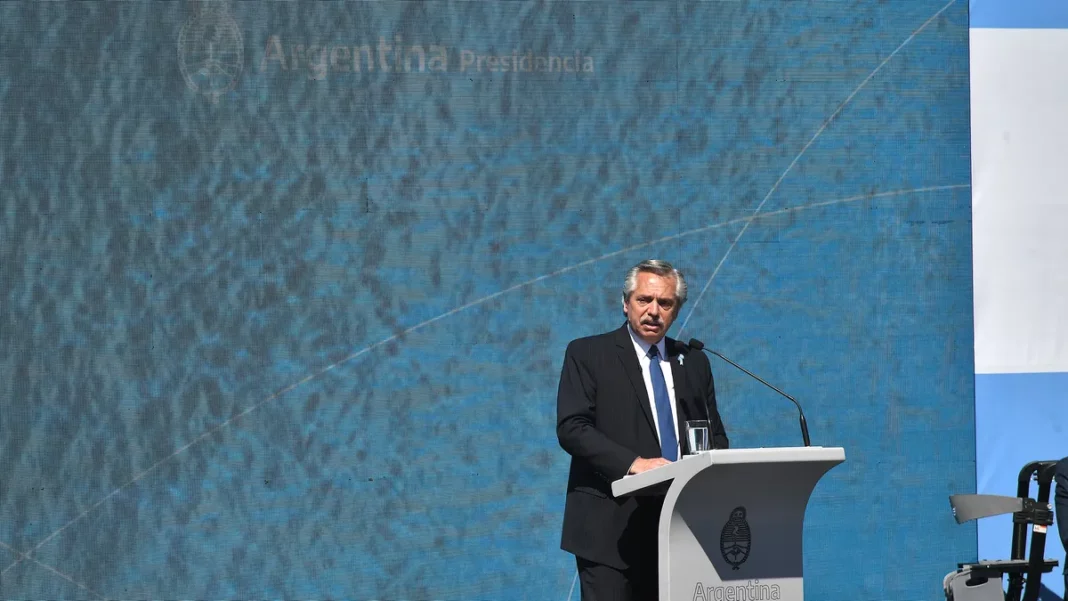 Alberto Fernández llega a Malvinas Argentinas para ser orador en un acto que celebrará los 1000 Barrios Populares Conectados.