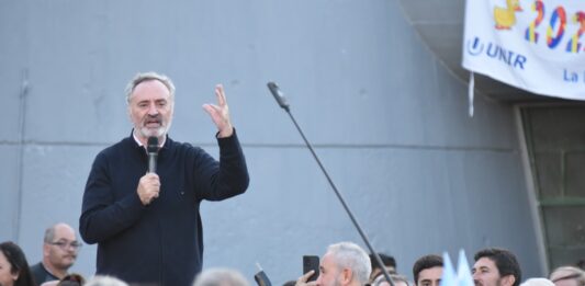El senador bonaerense Joaquín de la Torre estalló contra Larreta y le reprochó el asesinato de Lucas González en CABA. “En San Miguel la policía no mata pibitos como hace la Policía de la Ciudad”, disparó.