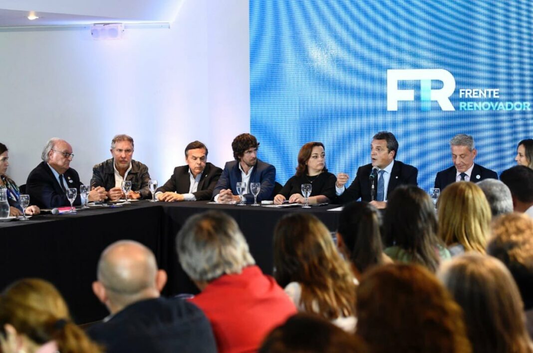 El senador bonaerense y referente del Frente Renovador, José Luis Pallares, abogó por un “candidato o candidata única” y sostuvo que el Frente de Todos “todavía tiene esperanzas”.