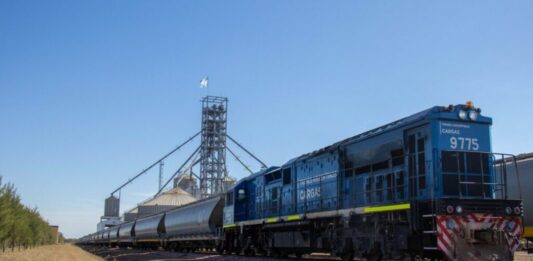 13 intendentes bonaerenses se reunieron con autoridades del Ministerio de Transporte para impulsar la vuelta del tren de cargas a Quequén.