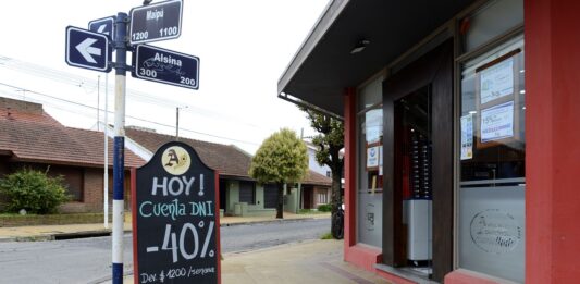 El gobernador Kicillof celebró el éxito y récord de compras con Cuenta DNI de los últimos dos meses.