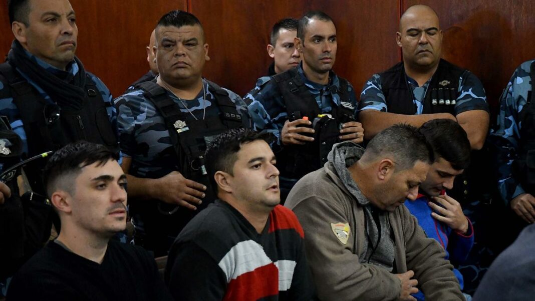 En las últimas horas del miércoles, un jurado popular declaró culpables a los cuatro policías del asesinato de los cuatro jóvenes que persiguieron a los tiros en mayo del 2019.