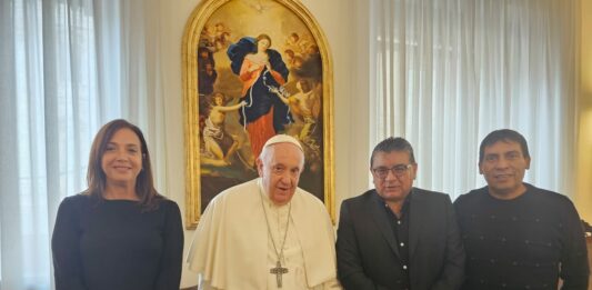 La diputada Sánchez Jauregui participó de un encuentro con el Papa Francisco.