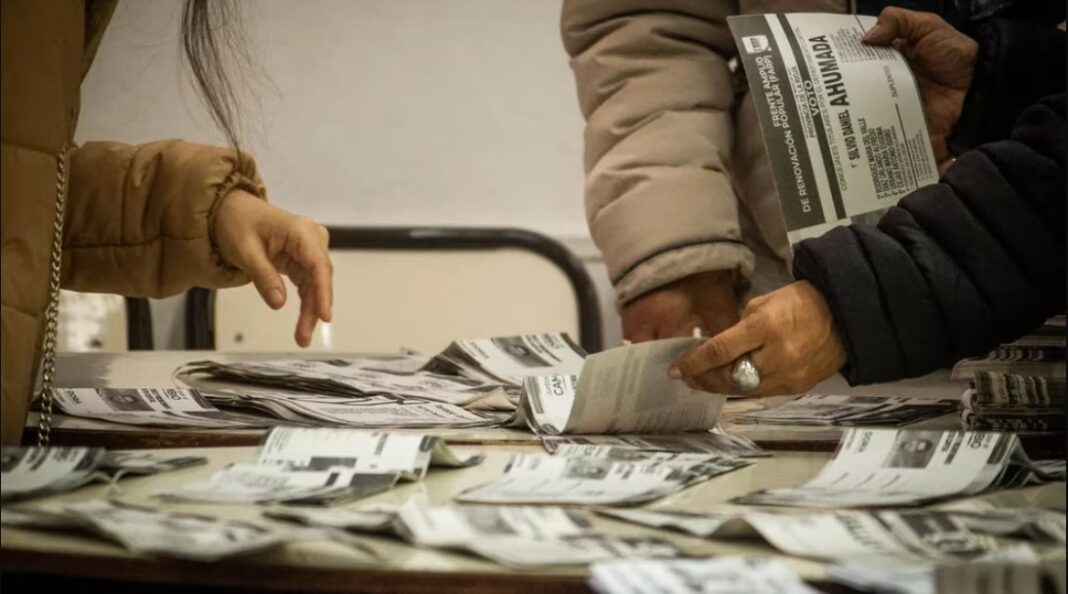 Este domingo se desarrollan las elecciones en La Pampa, Salta, Tierra del Fuego y San Juan. Enterate qué fuerzas políticas se enfrentan.