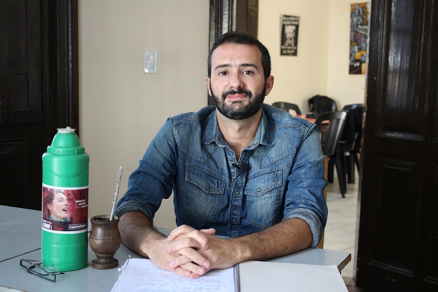 El delegado de Suteba Multicolor, Eric Simonetti, reiteró el reclamo por el aumento del salario por encima de la canasta básica.