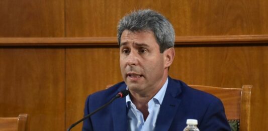 El gobernador de San Juan, Sergio Uñac, criticó la posible relación política que tuvo la decisión de la Corte de suspender las elecciones.