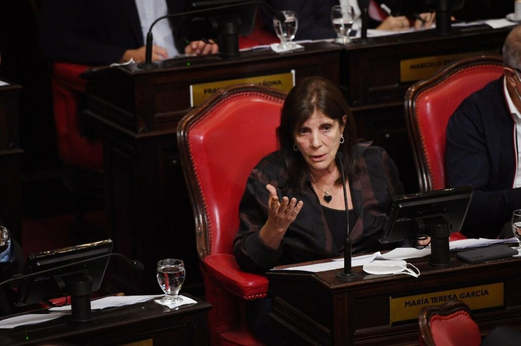 teresa garcia milman Teresa García salió a reclamar que Milman sea apartado de su cargo en la Cámara de Diputados nacional.