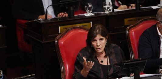 Teresa García salió a reclamar que Milman sea apartado de su cargo en la Cámara de Diputados nacional.
