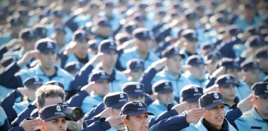 Enterate qué van a hacer los casi 3.500 agentes nuevos de la Policía Bonaerense que presentaron Kicillof y Berni en Vicente López.