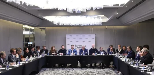Economistas de Juntos por el Cambio se reunieron para definir un plan en conjunto y le pidió "responsabilidad" al Gobierno.