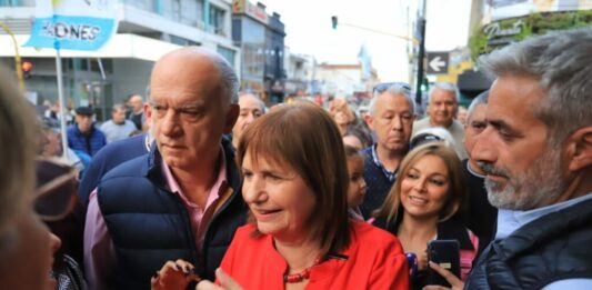 La precandidata presidencial del sector de "los halcones" de JxC, Patricia Bullrich, criticó en su spot el "discurso dialoguista" de Rodríguez Larreta.