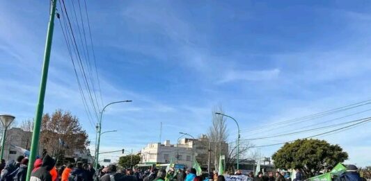 Luego de que el intendente de Berisso, Fabián Cagliardi, le descontará los días de protesta de manera arbitraria, los municipales elevaron el reclamo al Concejo Deliberante.