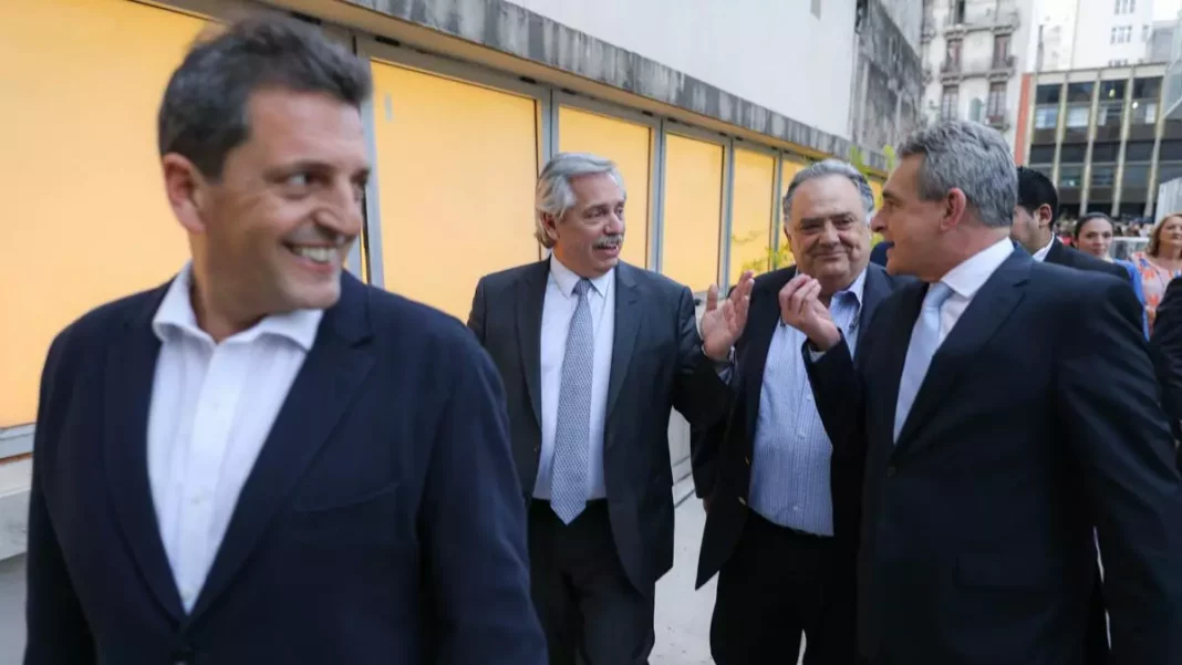 A pedido del Presidente, el jefe de Gabinete y precandidato a vicepresidente, Agustín Rossi, reunirá al equipo nacional este miércoles en Casa Rosada.