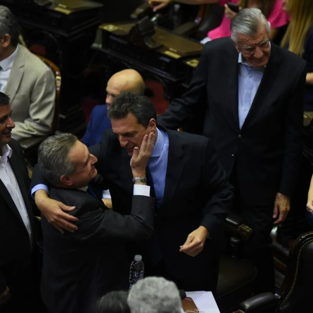 Agustín Rossi salió a respaldar a su compañero de fórmula, el precandidato presidencial Sergio Massa.