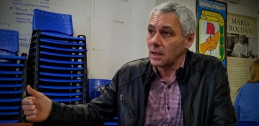 El intendente de Berisso, Fabián Cagliardi le descontó los días a los municipales que adhirieron al paro de siete días y reavivó el conflicto a días de las PASO.