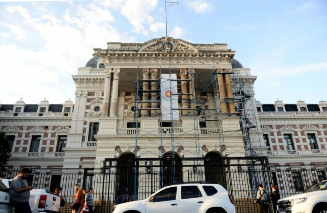 En un tenso cierre de listas, se terminaron de confirmar los nueve candidatos a gobernador en la provincia de Buenos Aires.