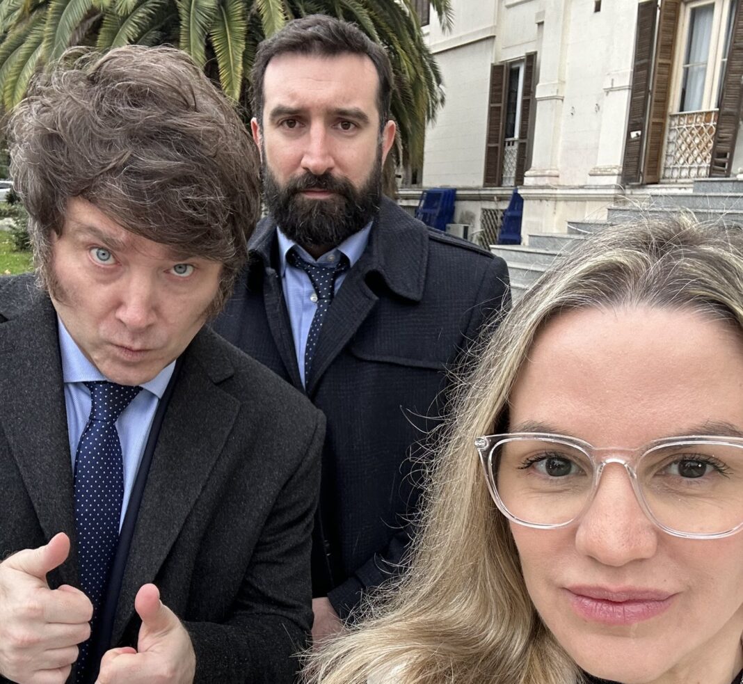 El líder y precandidato a presidente de La Libertad Avanza, Javier Milei, confirmó este lunes su fórmula para la gobernación de la provincia de Buenos Aires. ¿De quiénes se trata?