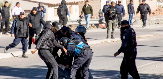 Morales reprimió a los manifestantes que rechazan que se apruebe la reforma constitucional que prohíbe el derecho a la protesta en Jujuy.
