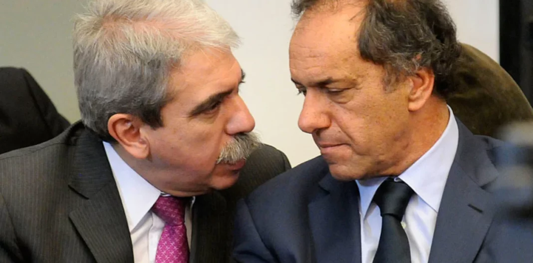 El precandidato a Presidente del albertismo, Daniel Scioli acudió a la Justicia Electoral bonaerense para impugnar una parte del reglamento de Unión por la Patria.