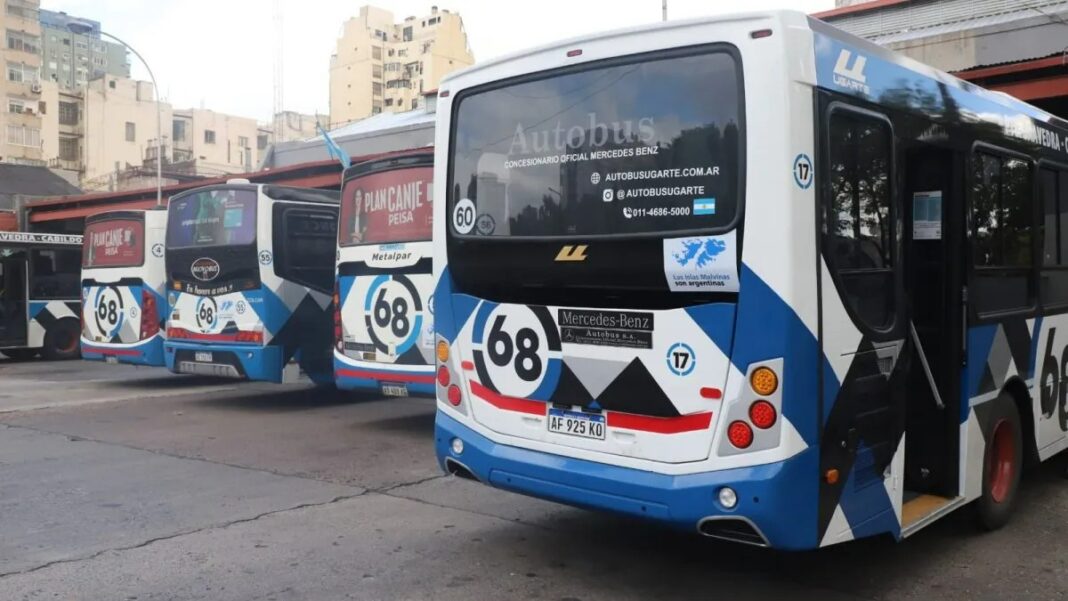 Se levantó el paro de colectivos en el AMBA luego de varias horas de negociaciones entre la UTA y el Gobierno.