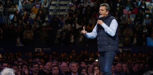El ministro de Economía, Sergio Massa, encabezó el congreso del Frente Renovador y volvió a encender la interna del Frente de Todos.