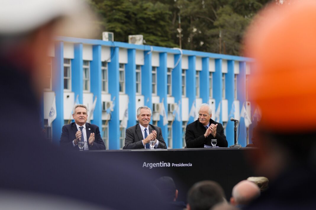 El presidente Alberto Fernández valoró la apertura de Fanazul y cuestionó el cierre de la empresa durante la gestión anterior.