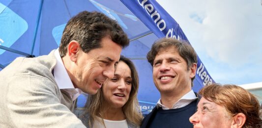 Axel Kicillof y Wado de Pedro, finalmente se vieron las caras después de varias semanas de posponer su acto compartido.