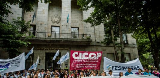 En el marco de una jornada nacional, los profesionales de salud de Mar del Plata convocaron a una conferencia de prensa.