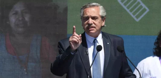 Alberto Fernández será el orador principal del evento que celebrará la primera exportación de la planta Whirlpool de Pilar.