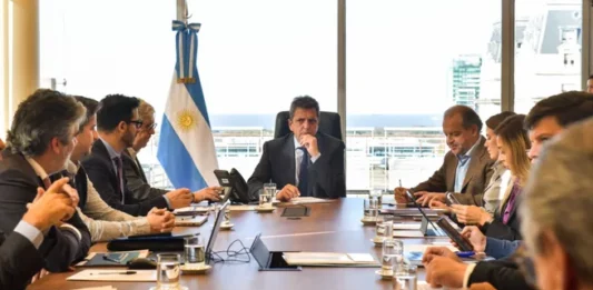 Massa se reunió con su equipo económico y otros funcionarios para establecer una nueva serie de medidas para impulsar el sistema productivo.