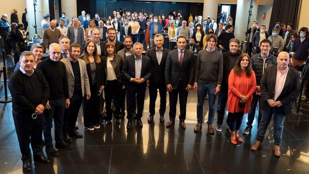Tras las misivas entre Patricia Bullrich y Horacio Rodríguez Larreta, este lunes se reúne la Mesa Nacional de Juntos por el Cambio para definir la incorporación de Schiaretti.