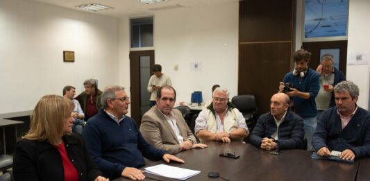 Los legisladores bonaerenses recibieron autoridades de Carbap y escucharon los pedidos del campo. El principal reclamo fue la reforma de la Ley 10.390. También hubo críticas a Kicillof y a Alberto Fernández. Los detalles.