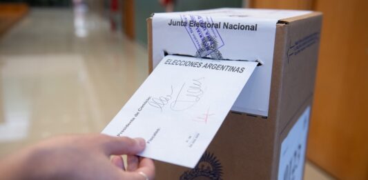 El superagosto electoral concentra las PASO nacionales, elecciones en cuatro provincias y la pulseada en CABA.