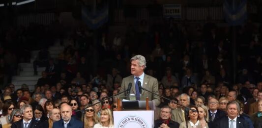 Con críticas al gobierno, el presidente de la Sociedad Rural Argentina, Nicolás Pino, dio su discurso ante los representantes del sector agropecuario.