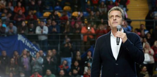 A menos de 5 días de las PASO y con una apretada agenda, el precandidato a Presidente de UP, Sergio Massa, recibe este martes el respaldarazo de la CGT.