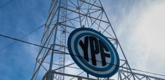 En el marco del juicio por la expropiación de YPF, la Justicia norteamericana insistió en que se cumpla la sentencia.